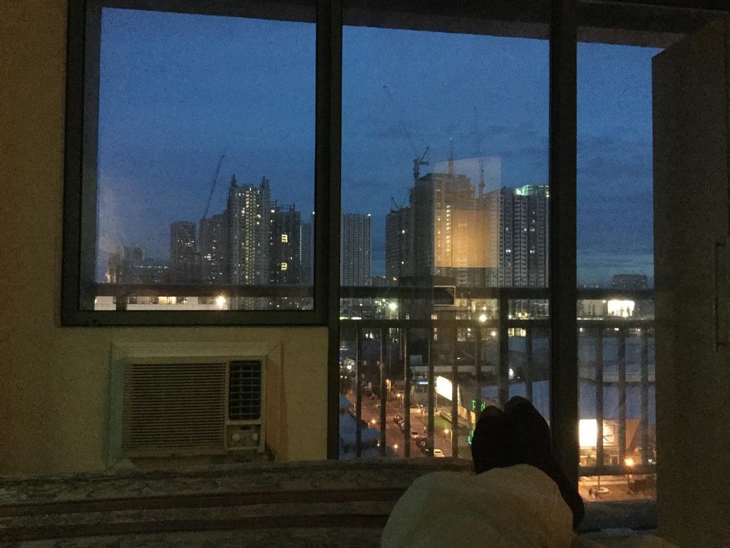 Ortigas 2 Bedroom Corner Unit With 2 Queen Across Shangrila Manila Exteriör bild